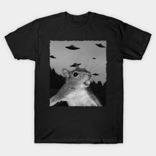 Cheeky Chatter Squirrel UFO, Trendy Tee for Woodland Enthusiasts T-Shirt